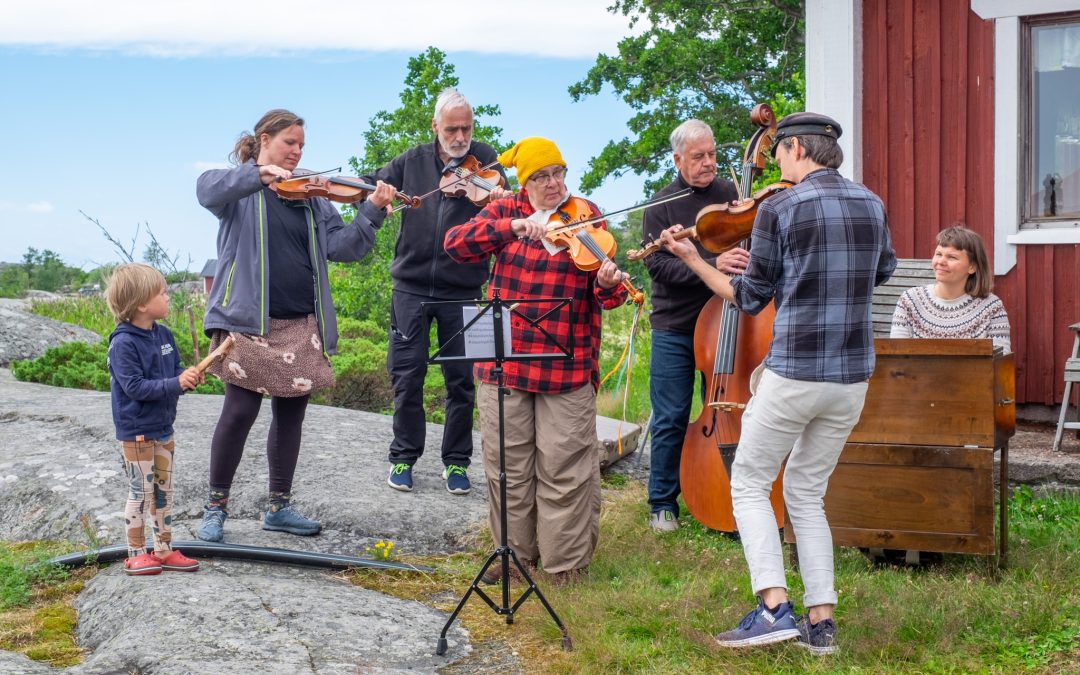 Saariston soivat perinteet